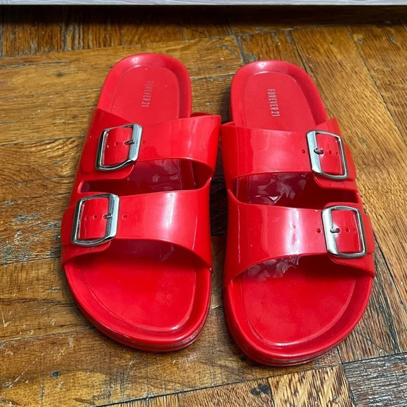 Red sandals - Picture 1 of 3